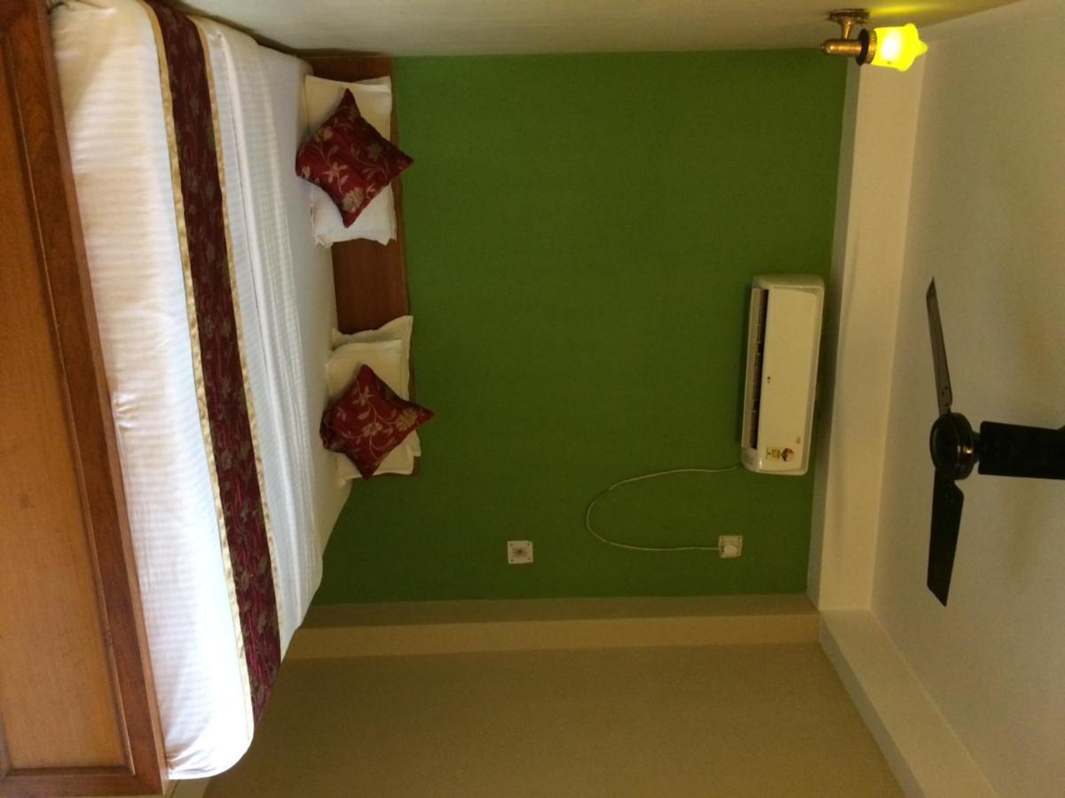 Breeze Hotel Siliguri Esterno foto