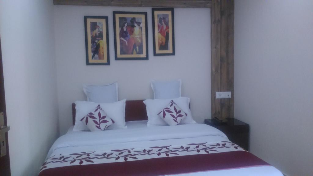 Breeze Hotel Siliguri Esterno foto