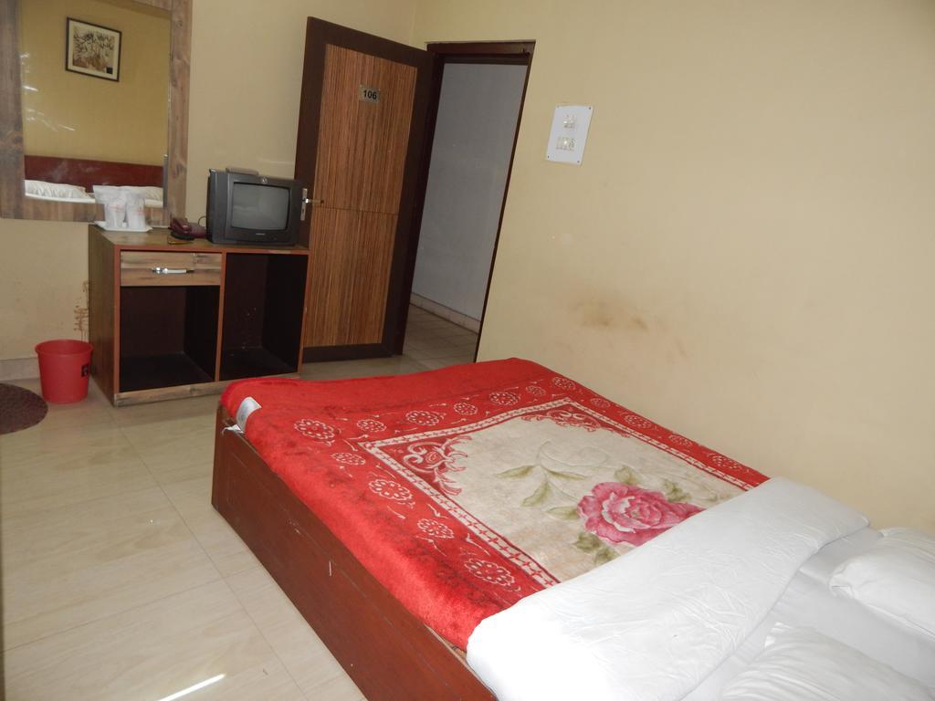 Breeze Hotel Siliguri Esterno foto