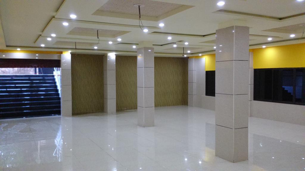 Breeze Hotel Siliguri Esterno foto