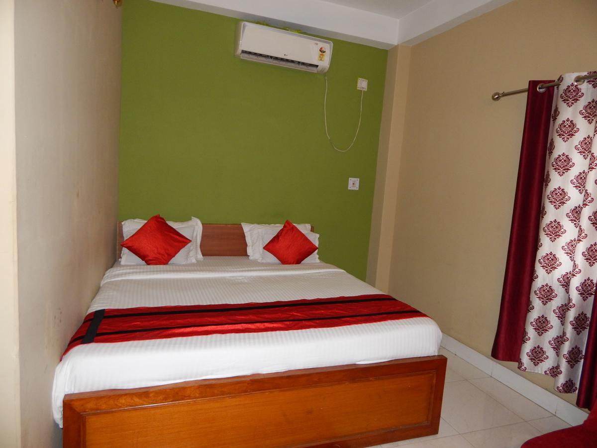 Breeze Hotel Siliguri Esterno foto