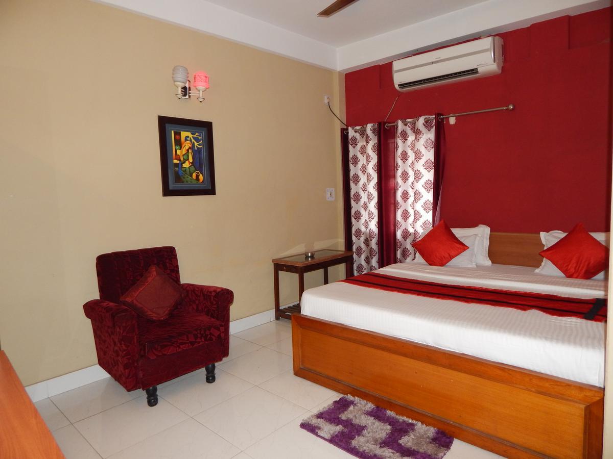 Breeze Hotel Siliguri Esterno foto
