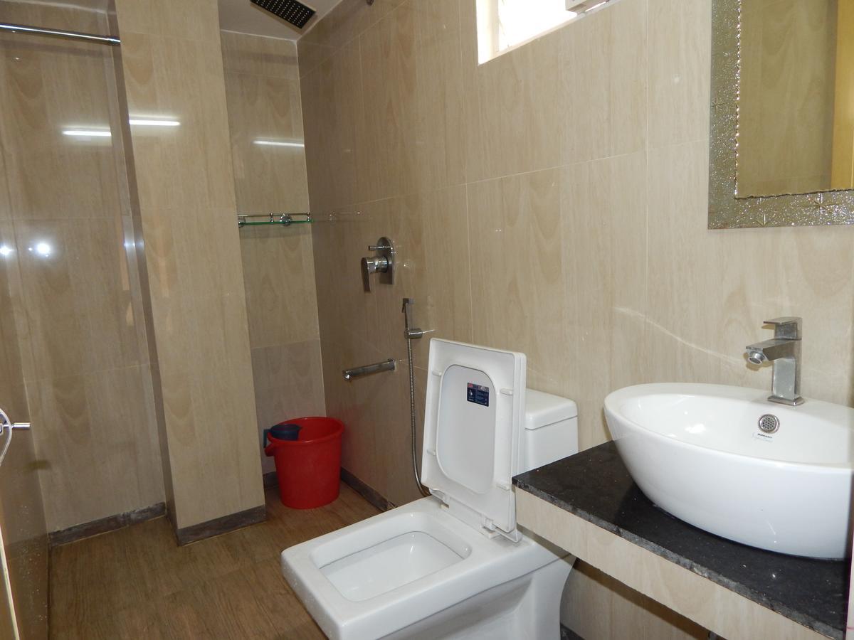 Breeze Hotel Siliguri Esterno foto